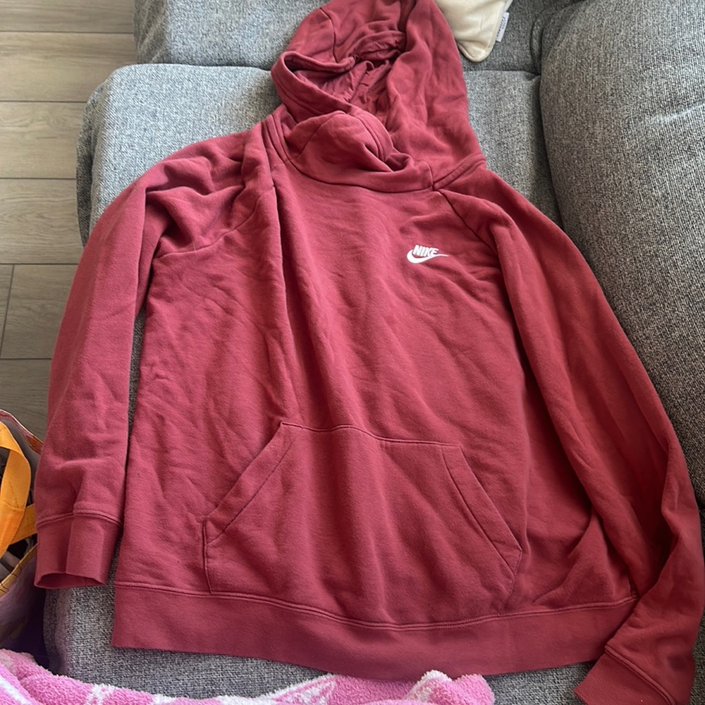 XL NIKE HOODIE (maroon)